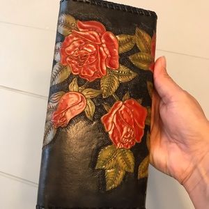 🎉Vintage Leather Rose embellished wallet